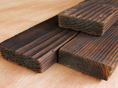 碳化木經(jīng)濟(jì)又實(shí)用，應(yīng)用范圍廣，效果特別好